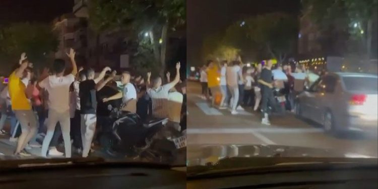 Bursa’da asker eğlencesinde yolu trafiğe kapatıp oynadılar