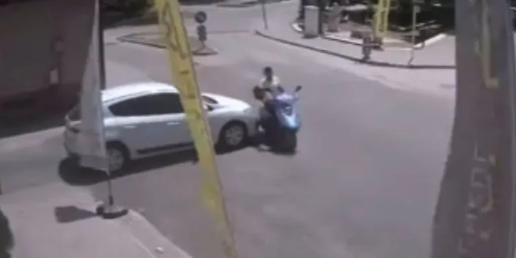 Bursa’da motosiklet kazadan kıl payı kurtuldu