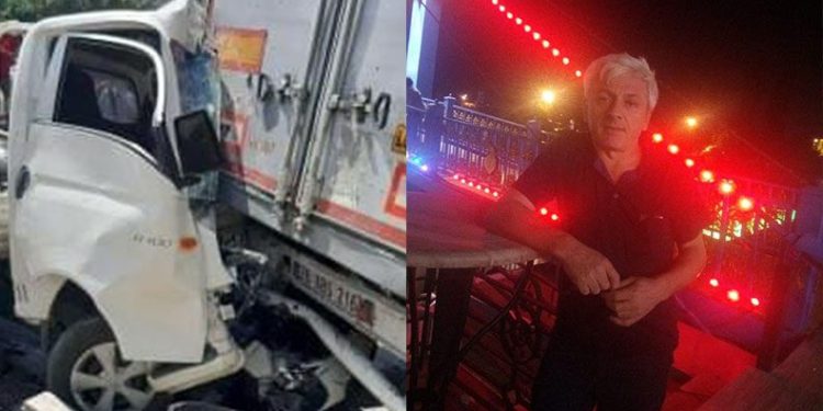 TIR’a çarpan kamyonetin sürücüsü hayatını kaybetti