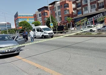 Araçta kendini vuran kadın hastaneye kaldırıldı