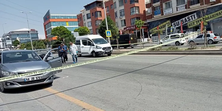 Araçta kendini vuran kadın hastaneye kaldırıldı