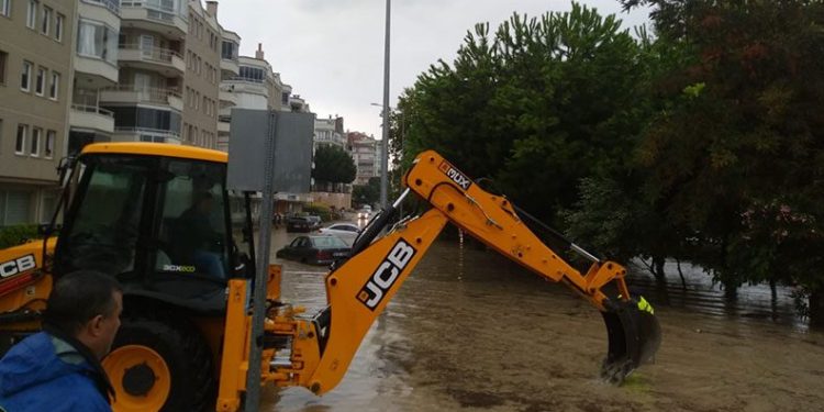 Mudanya’da selin yaraları sarılıyor