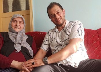 Eskişehir’de yaşlı kadının hacca gidebilmesi için yardım topladı