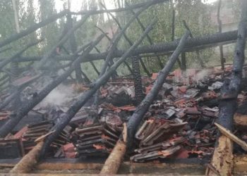 Çorum’da ahır kül oldu