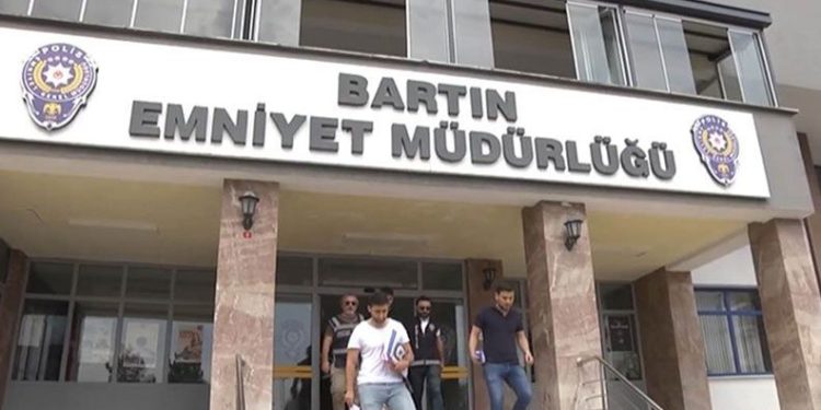 Cinsel içerikli görüntülerle şantaj: 3 tutuklu