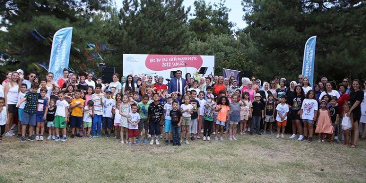 Yazı kütüphanede geçirenler şenlikte buluştu