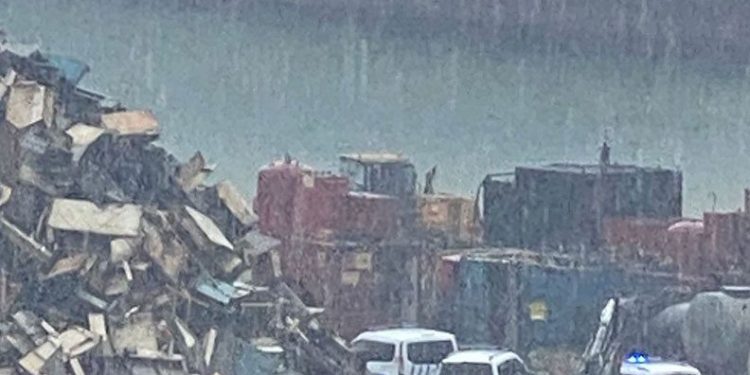 İzmir’de deniz kıyısında erkek cesedi bulundu