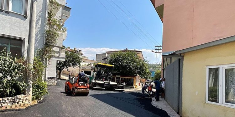 Osmangazi’de yoğun asfalt mesaisi