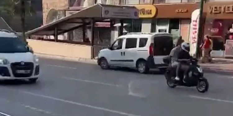 Bursa’da ticari araç ters şeritten gitti