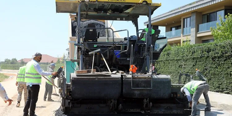 Mudanya Belediyesi yolları yenilemeye devam ediyor