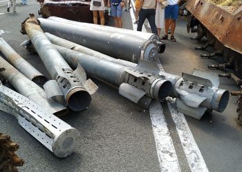 Kiev’de Rus ordusunun ele geçirilen askeri teçhizatları sergileniyor