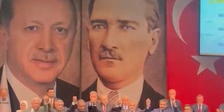 CHP İl Başkanı Karatepe AK Parti’ye katıldı