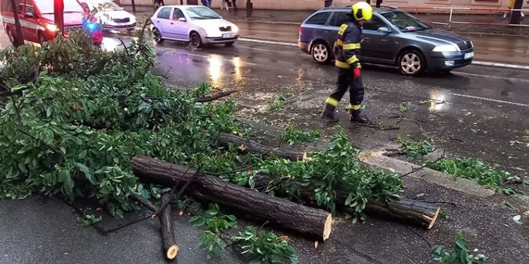 Çekya’yı şiddetli yağış ve fırtına vurdu: 1 ölü