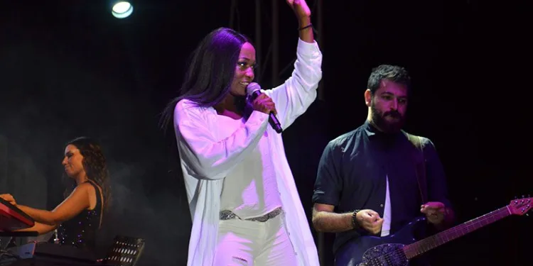 Della Miles’ten “Domdom Kurşunu”