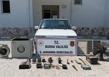 Hırsızlık iddiasıyla yakalanan 3 şüpheli tutuklandı