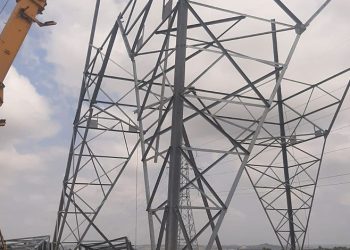 Sakarya’da işçi 7 metreden aşağı düştü