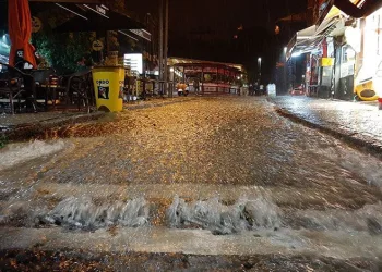 Edirne’yi yaz ortasında sel vurdu