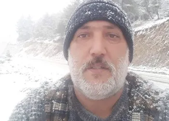 Emekli polis memuru evinde ölü bulundu