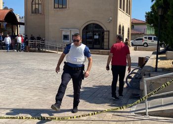 Antalya’da bir bankanın müdürü rehin alındı