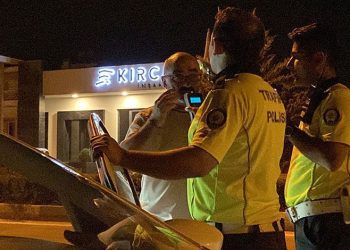 Polisin alkollü sürücü ile imtihanı