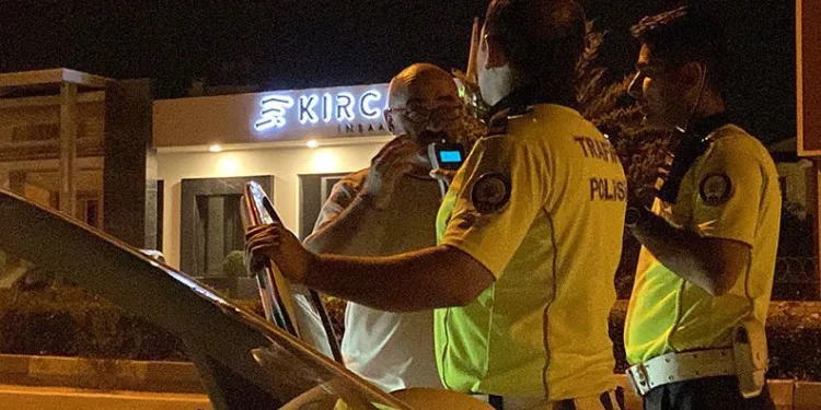 Polisin alkollü sürücü ile imtihanı