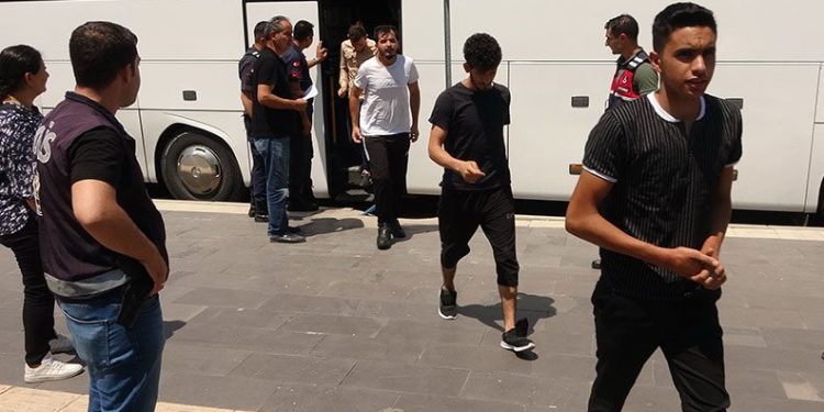 Adıyaman’da 37 düzensiz göçmen yakalandı