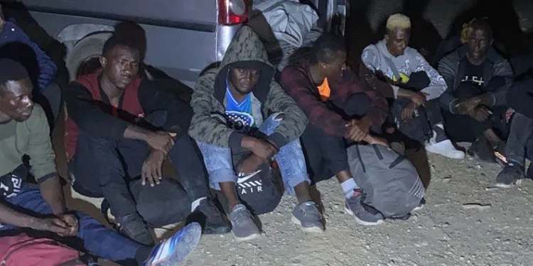 İzmir’de 855 düzensiz göçmen ve 8 organizatör yakalandı