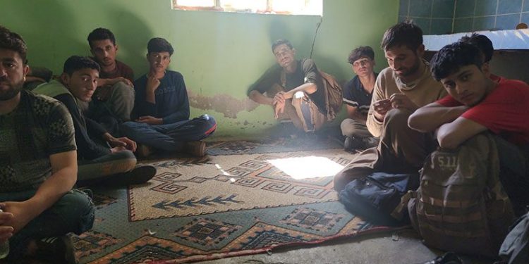 Van’da 33 düzensiz göçmen yakalandı