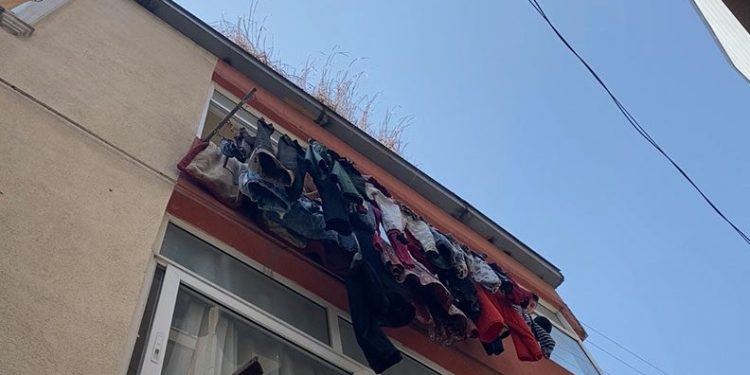 5 yaşındaki çocuk balkondan düştü