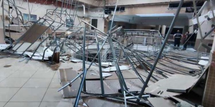 İstanbul Anadolu Adliyesi’nde asma tavan çöktü