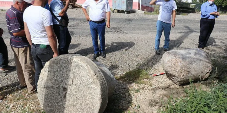 Tarihi kayıp sütunlar villada bulundu