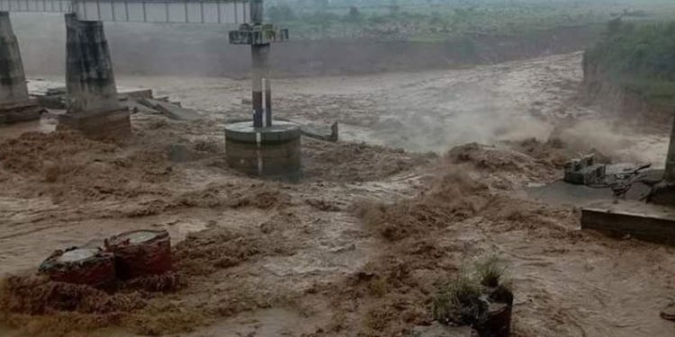 Hindistan’da sel felaketi: 6 ölü