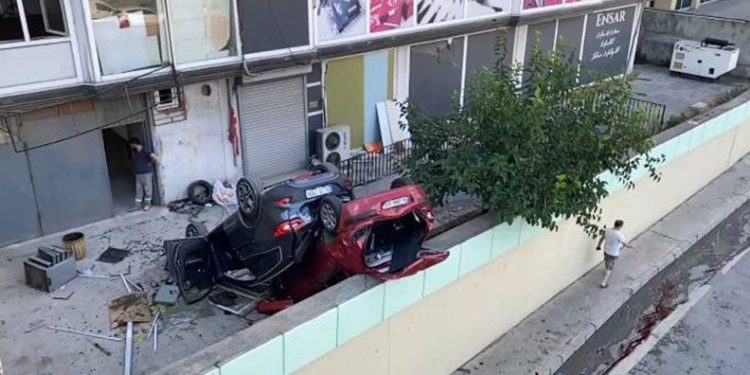 İstanbul’da yanlışlıkla gaza basan sürücü 2’inci kattan düştü