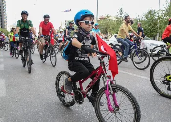 “Zafer’den Barış’a” pedalladılar