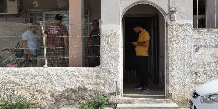 Yaşlı kadın ve oğlu ölü bulundu