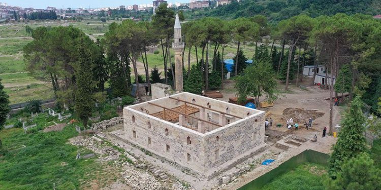 600 yıllık caminin restorasyonunda tarihi kalıntılara rastlandı