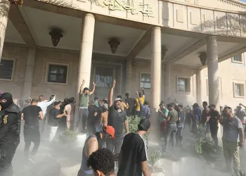 Irak karıştı: 20 ölü