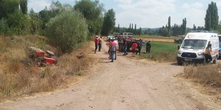 Tokat’ta traktör devrildi: 1 ölü, 1 yaralı