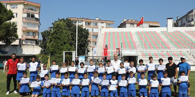 Mudanya Yaz Spor Okullarında sertifika sevinci