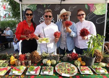Ürünlü’de biberin bin bir çeşit lezzeti yarıştı