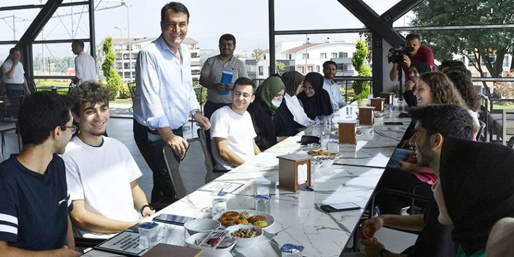 Osmangazi’nin kütüphaneleri ile üniversiteyi kazandılar