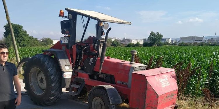 Bursa’da traktör motosikletliye çarptı: 1 yaralı