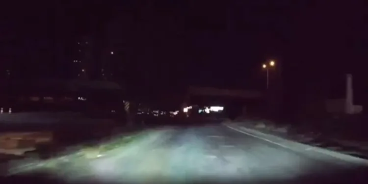 Bursa’da viraja hızlı giren otomobil duvara çarptı