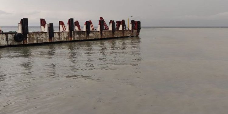 Bursa’da sağanak denizi kahverengiye boyadı