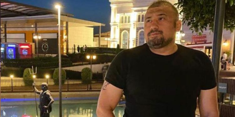 Antalya’da eski çalışan tarafından tabancayla vuruldu