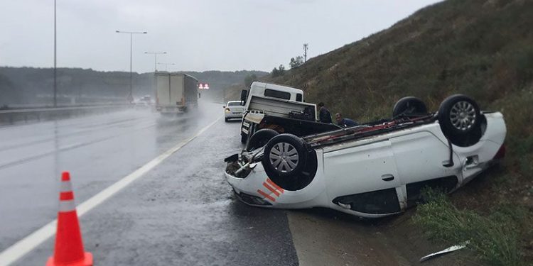 Kuzey Marmara Otoyolu’nda otomobil takla attı: 1 yaralı