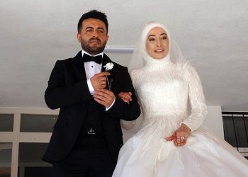 Yozgat’ta öğretmenlik mülakatına gelinliği ile girdi