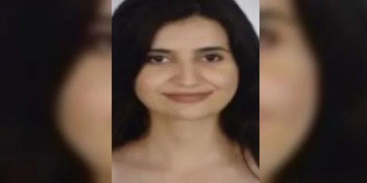 İki otomobilin çarptığı genç kız hayatını kaybetti