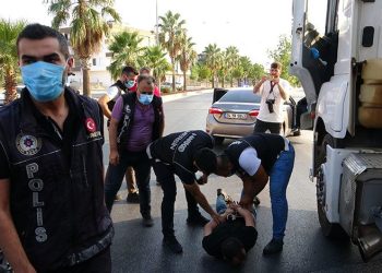 Mersin’de bir tırda 105 kilo uyuşturucu ele geçirildi
