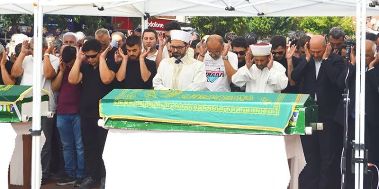 Kütahya’da kazada hayatını kaybedenler dualarla uğurlandı